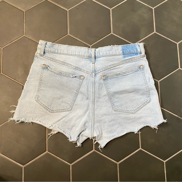 Abercrombie & Fitch The Mom Short High Rise - Picture 2 of 3